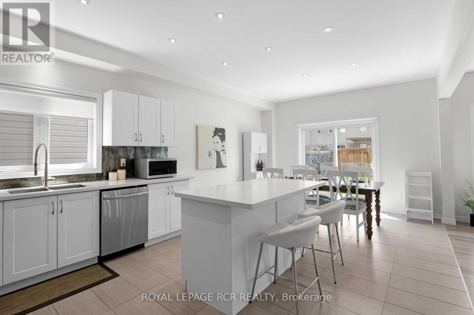 8 Jones Street, New Tecumseth, Ontario  L9R 0C1 - Photo 17 - N13160878