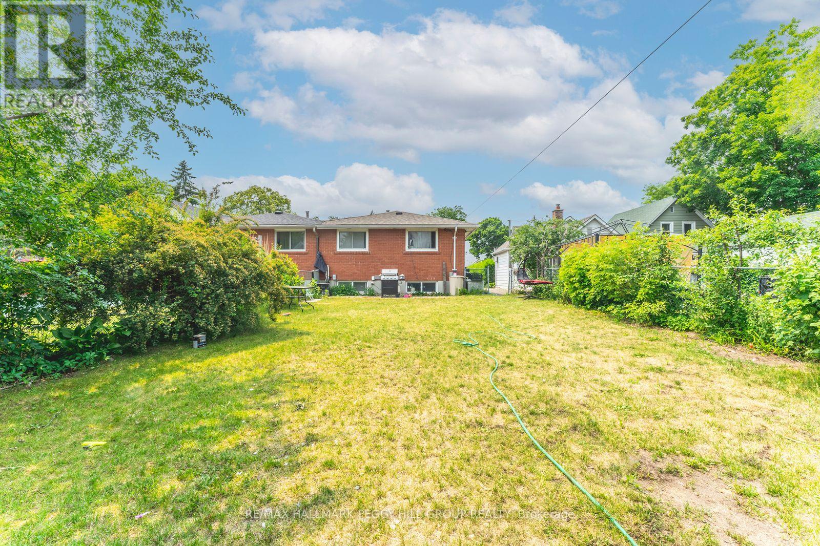 Upper - 53 Sanford Street, Barrie, Ontario  L4N 3C3 - Photo 12 - S13160766