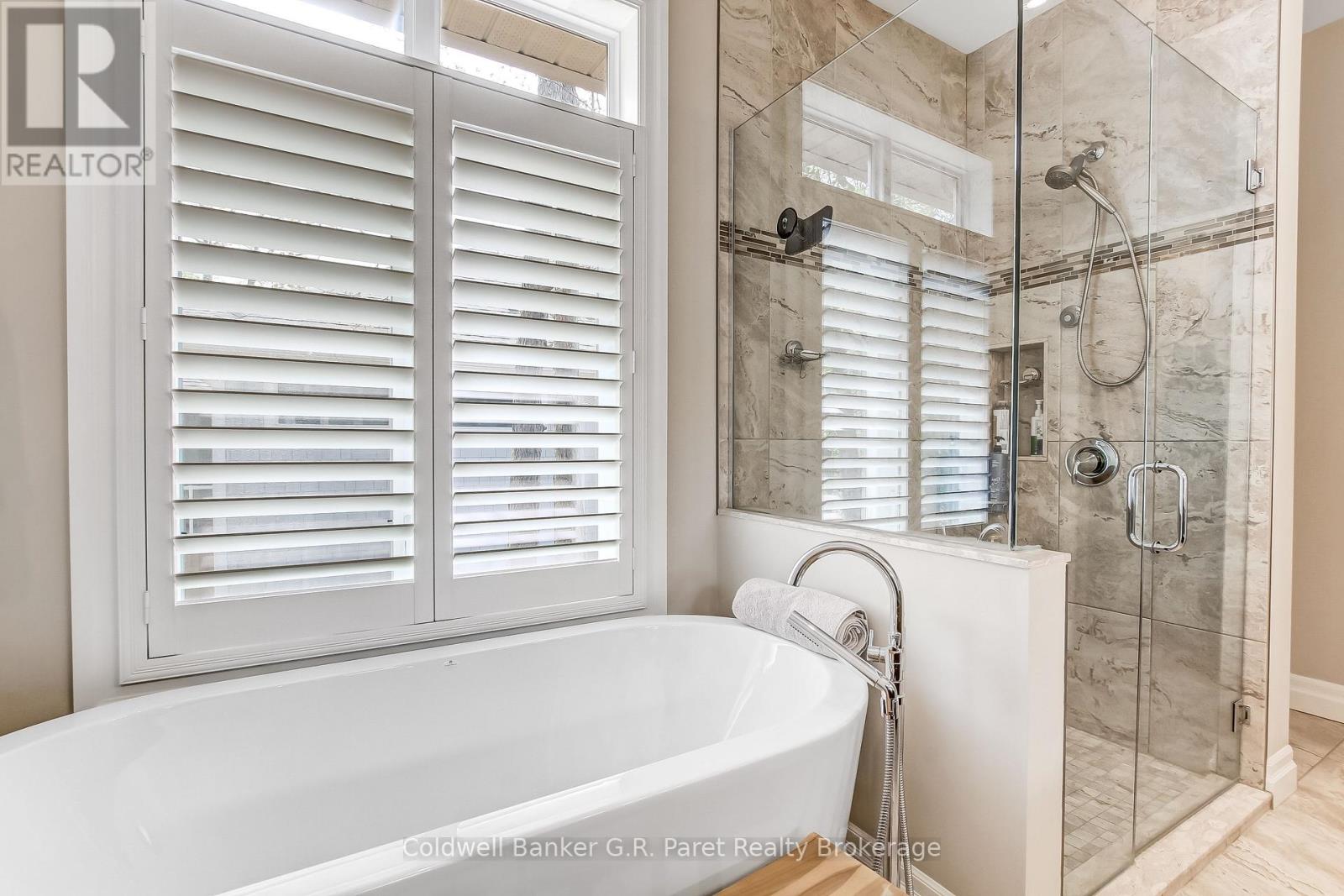 10151 Pinery Bluffs Road, Lambton Shores, Ontario  N0M 1T0 - Photo 25 - X12826354