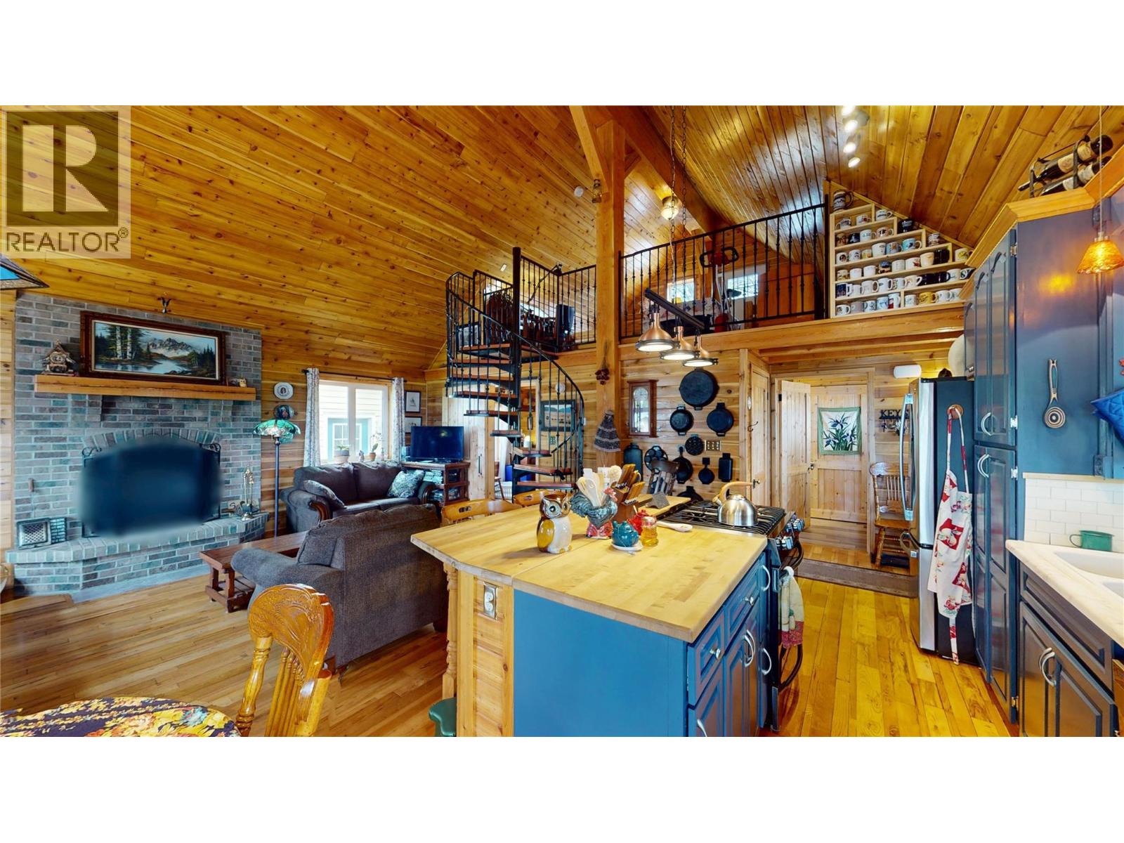 2122 Erickson Street, Creston, British Columbia  V0B 1G5 - Photo 2 - 10382299