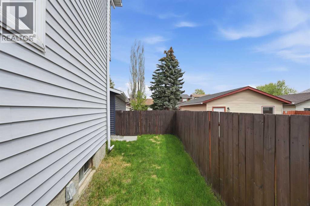 248 Summerwood Place SE, Airdrie, Alberta  T4B 1W3 - Photo 6 - A2313478
