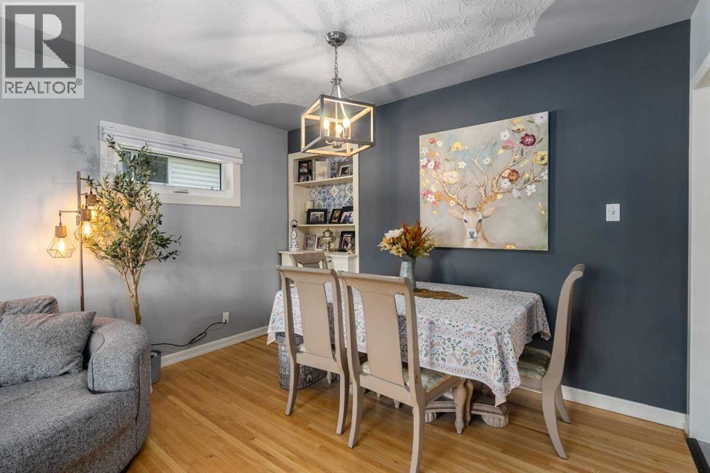 304 Blackthorn Road NW, Calgary, Alberta  T2K 3S3 - Photo 8 - A2313694