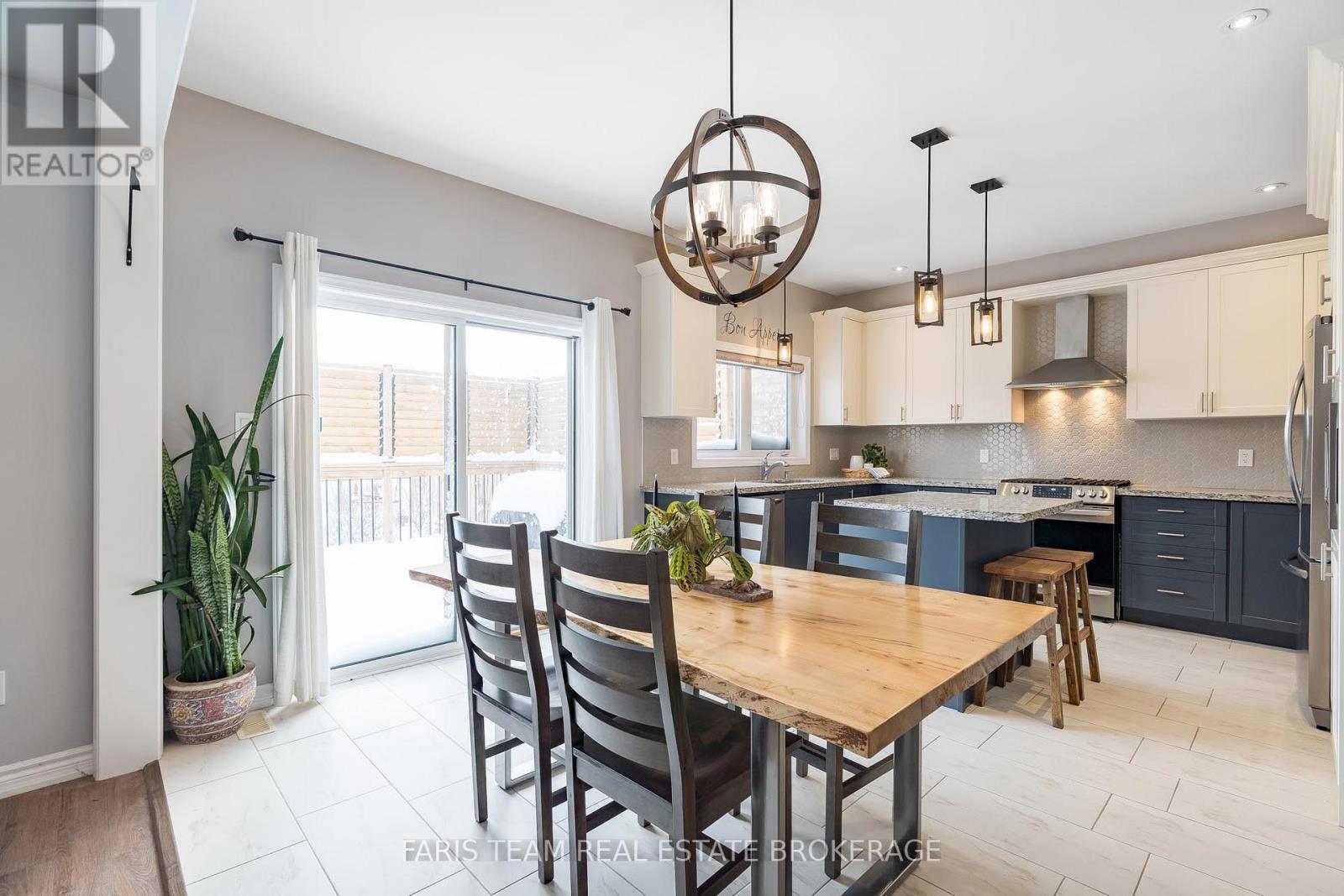 33 Bianca Crescent, Wasaga Beach, Ontario  L9Z 0H6 - Photo 14 - S13124142