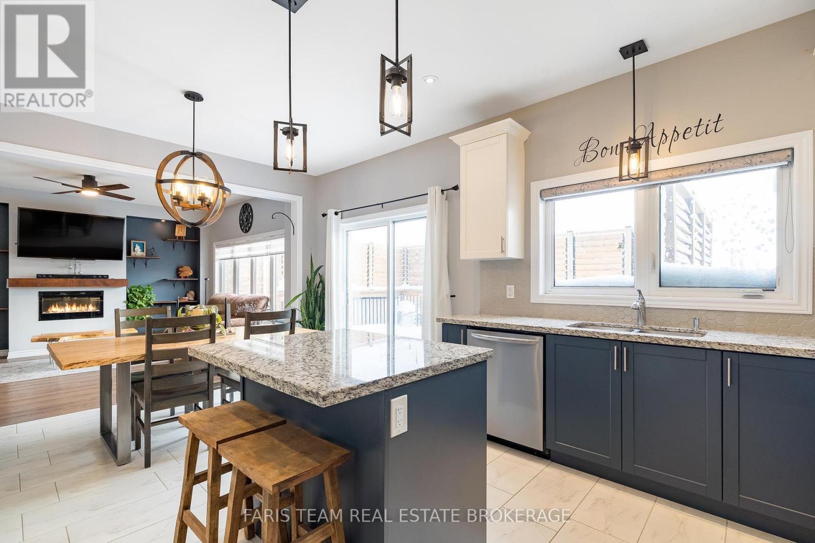 33 Bianca Crescent, Wasaga Beach, Ontario  L9Z 0H6 - Photo 11 - S13124142