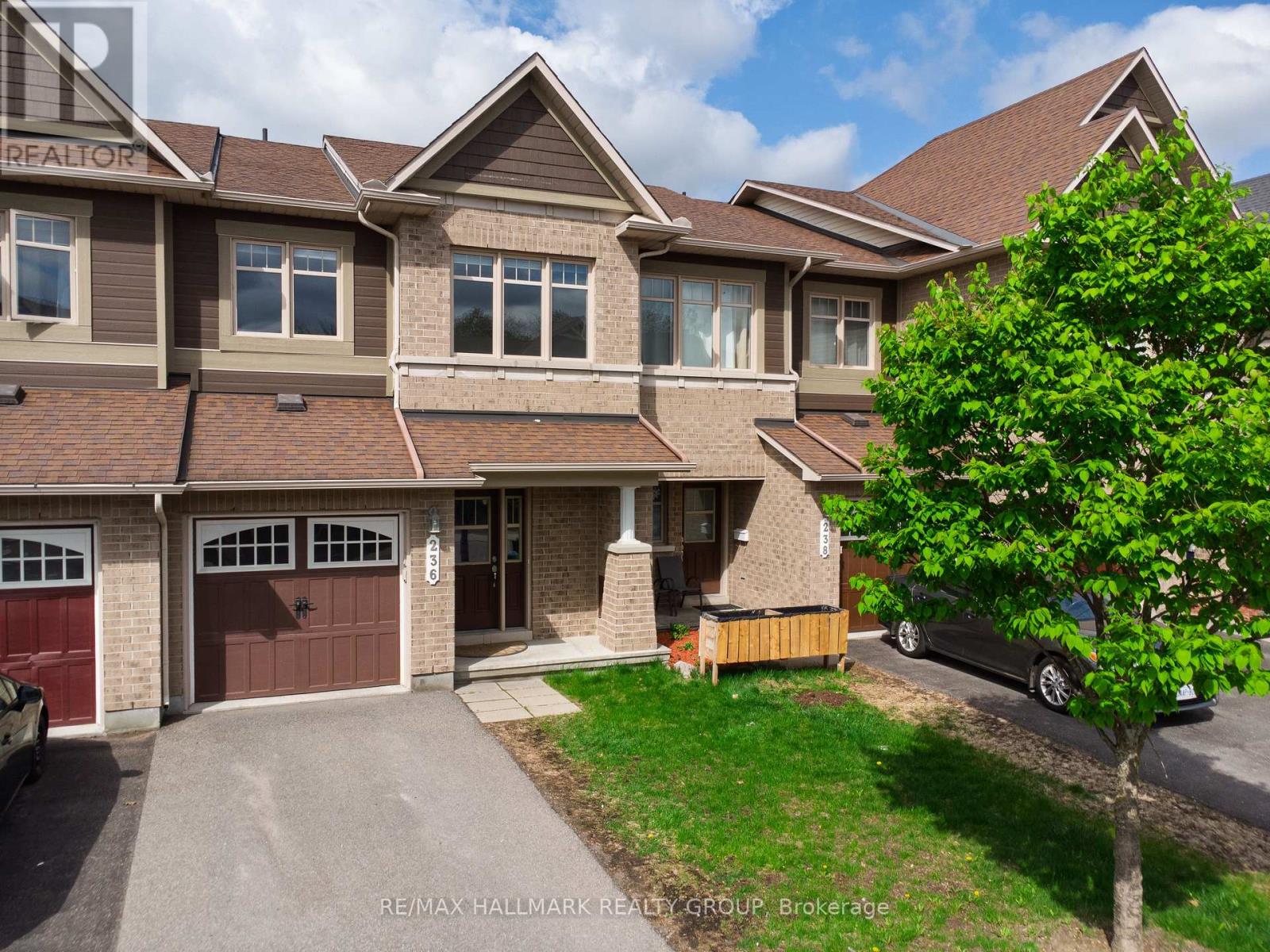 236 TRAILSEDGE WAY, Ottawa, Ontario