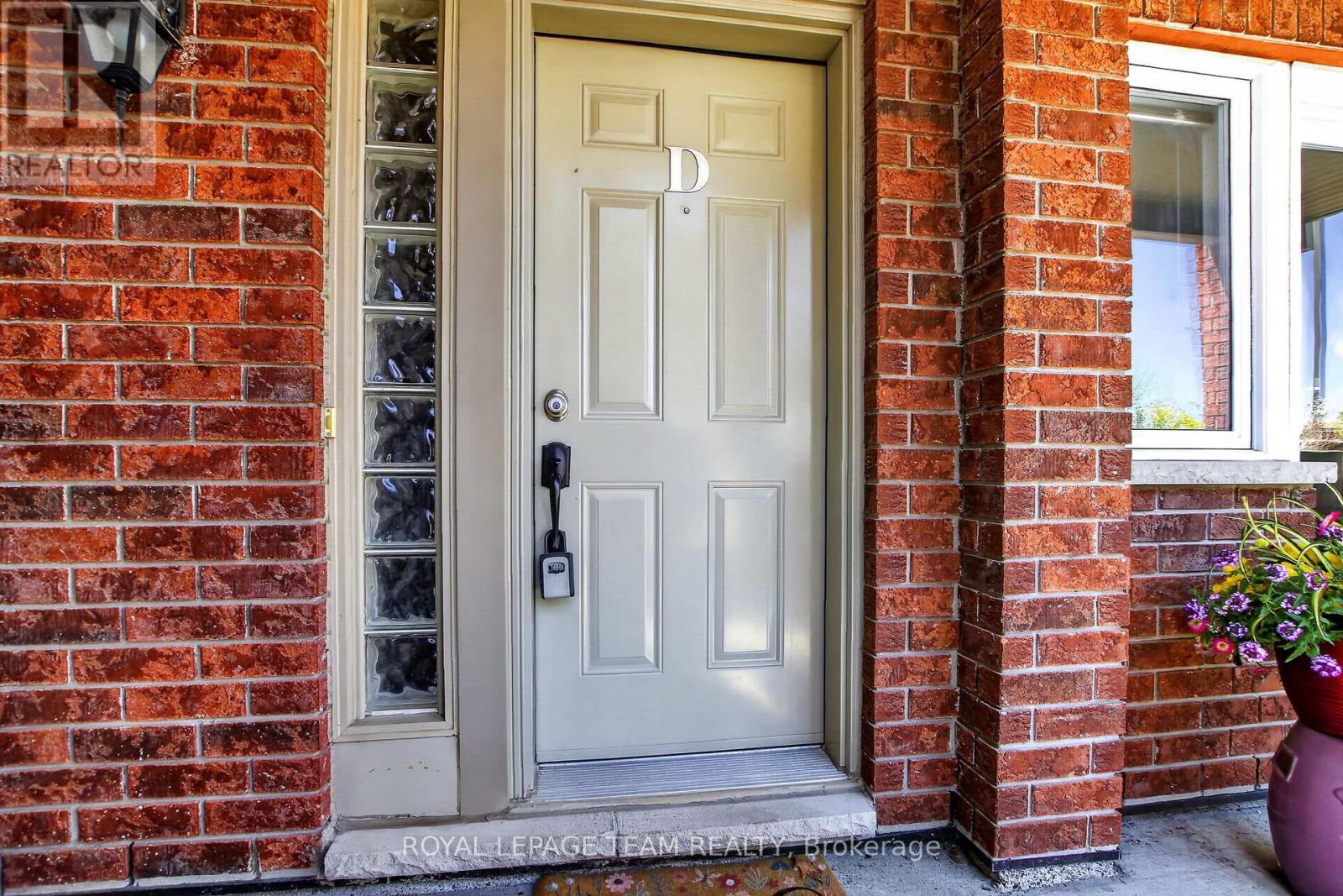 12 - 165 Crestway Drive, Ottawa, Ontario  K2G 7C8 - Photo 2 - X13160922