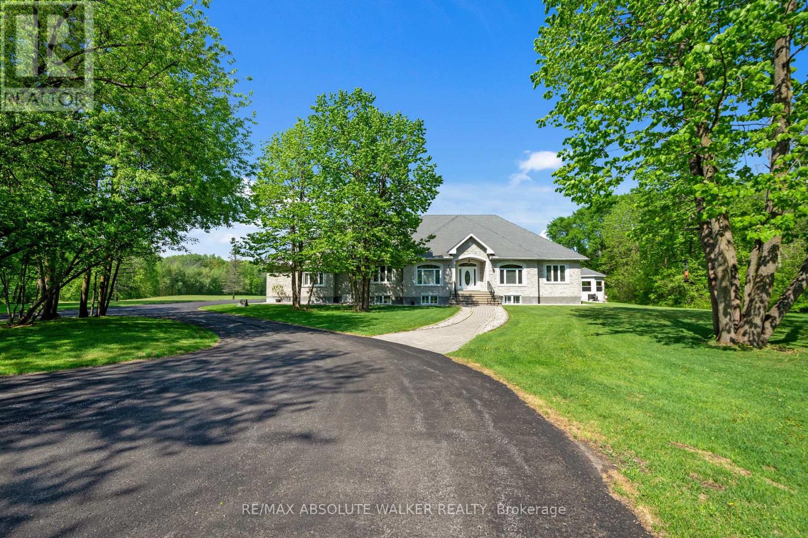 2501 KEARNS WAY, Ottawa, Ontario