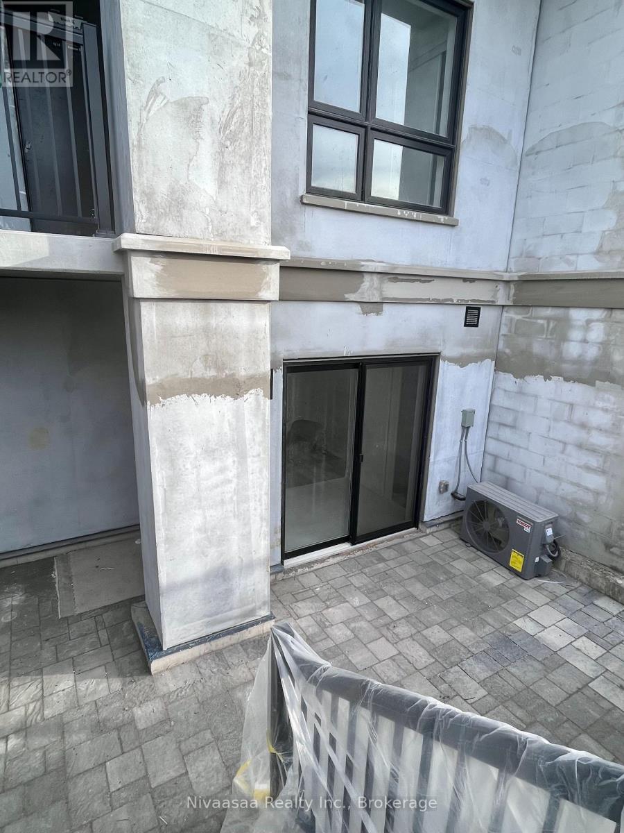 Q16 - 25 Palace Street, Kitchener, Ontario  N2E 0L2 - Photo 12 - X13161194