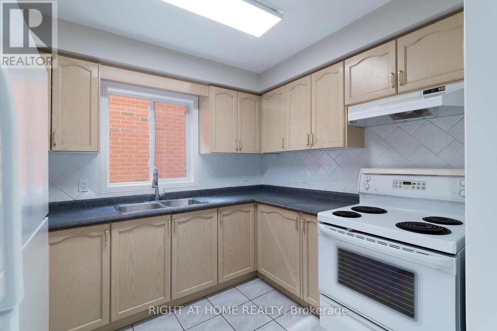 18 Frank Johnston Road, Caledon, Ontario  L7E 2L4 - Photo 15 - W13160710