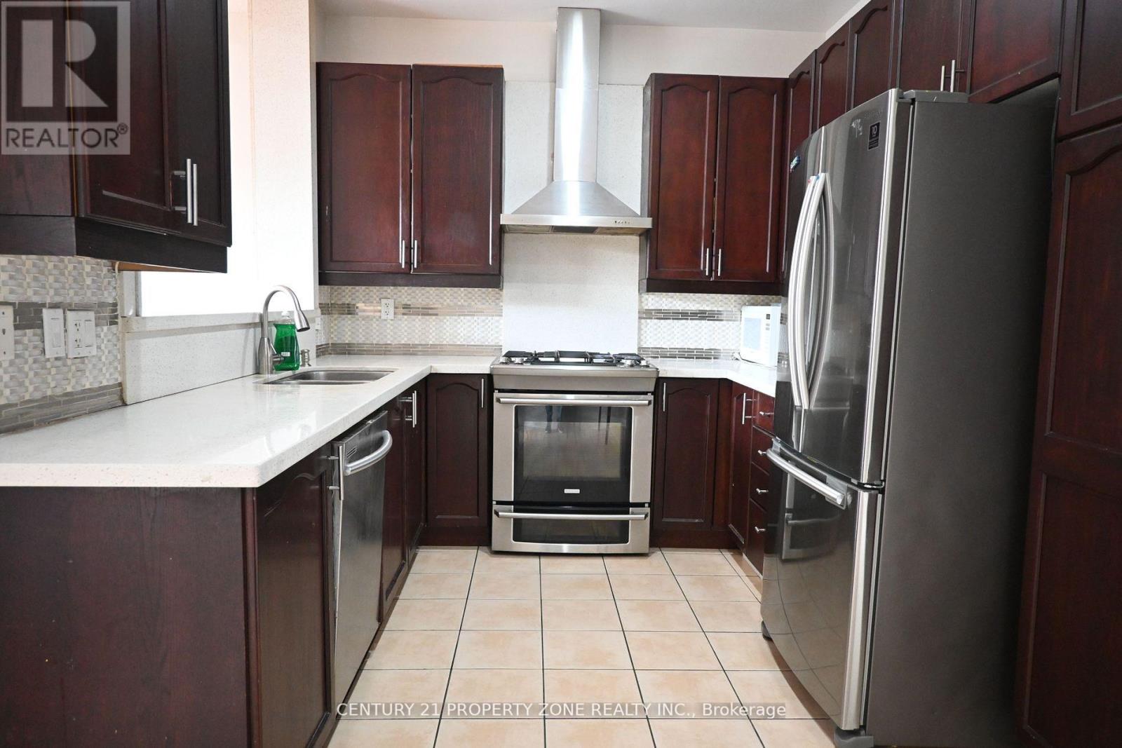 39 Harbourtown Crescent, Brampton, Ontario  L6V 4P4 - Photo 13 - W13160718