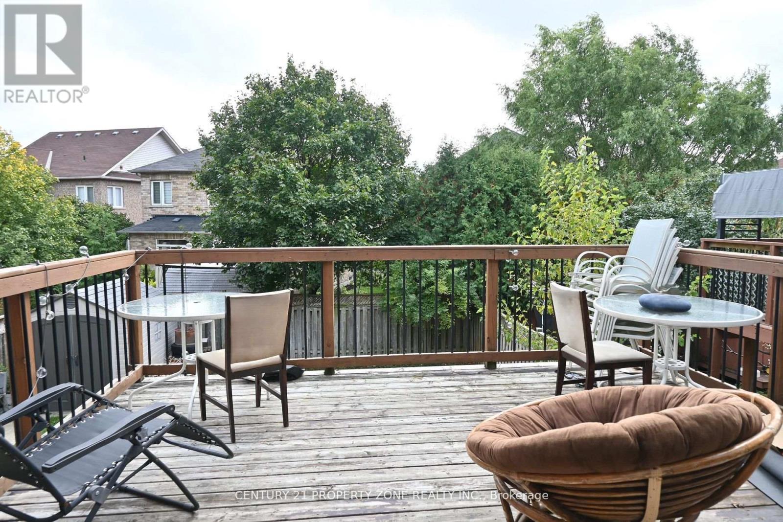 39 Harbourtown Crescent, Brampton, Ontario  L6V 4P4 - Photo 4 - W13160718
