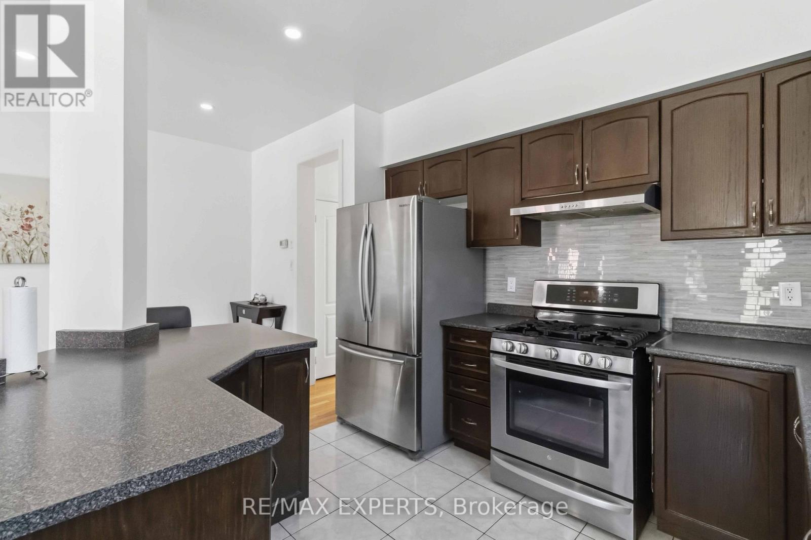 245 Isaac Devins Boulevard, Toronto, Ontario  M9M 0B6 - Photo 12 - W13160792