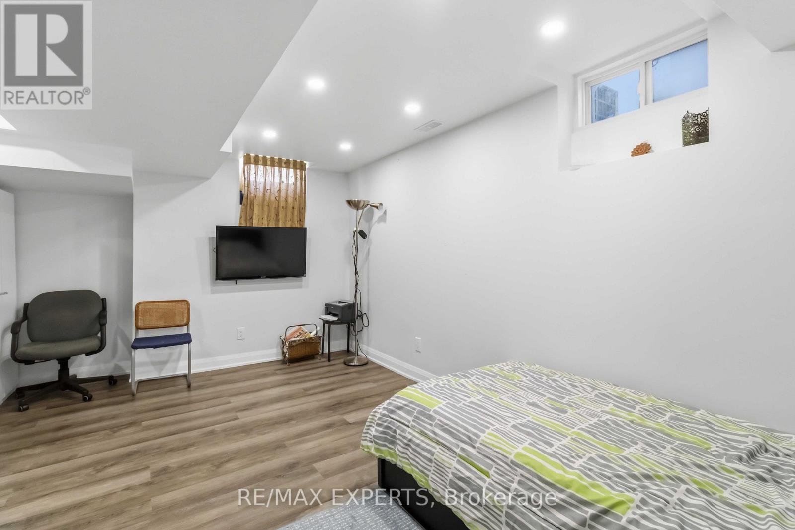 245 Isaac Devins Boulevard, Toronto, Ontario  M9M 0B6 - Photo 33 - W13160792
