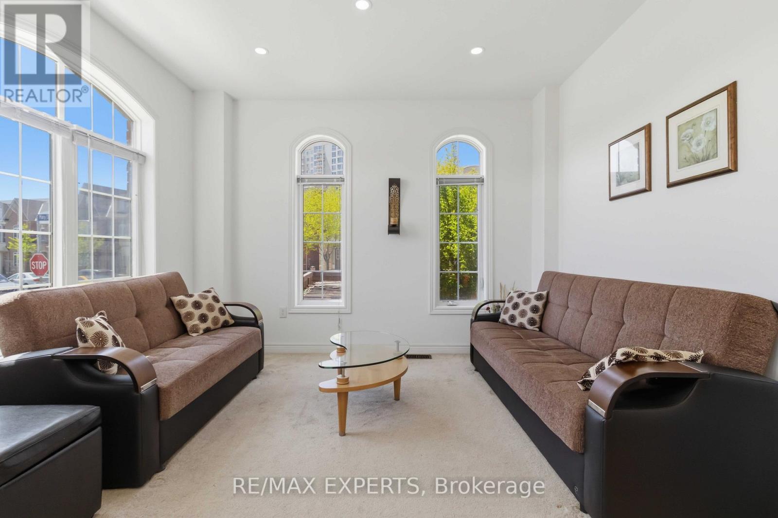 245 Isaac Devins Boulevard, Toronto, Ontario  M9M 0B6 - Photo 6 - W13160792