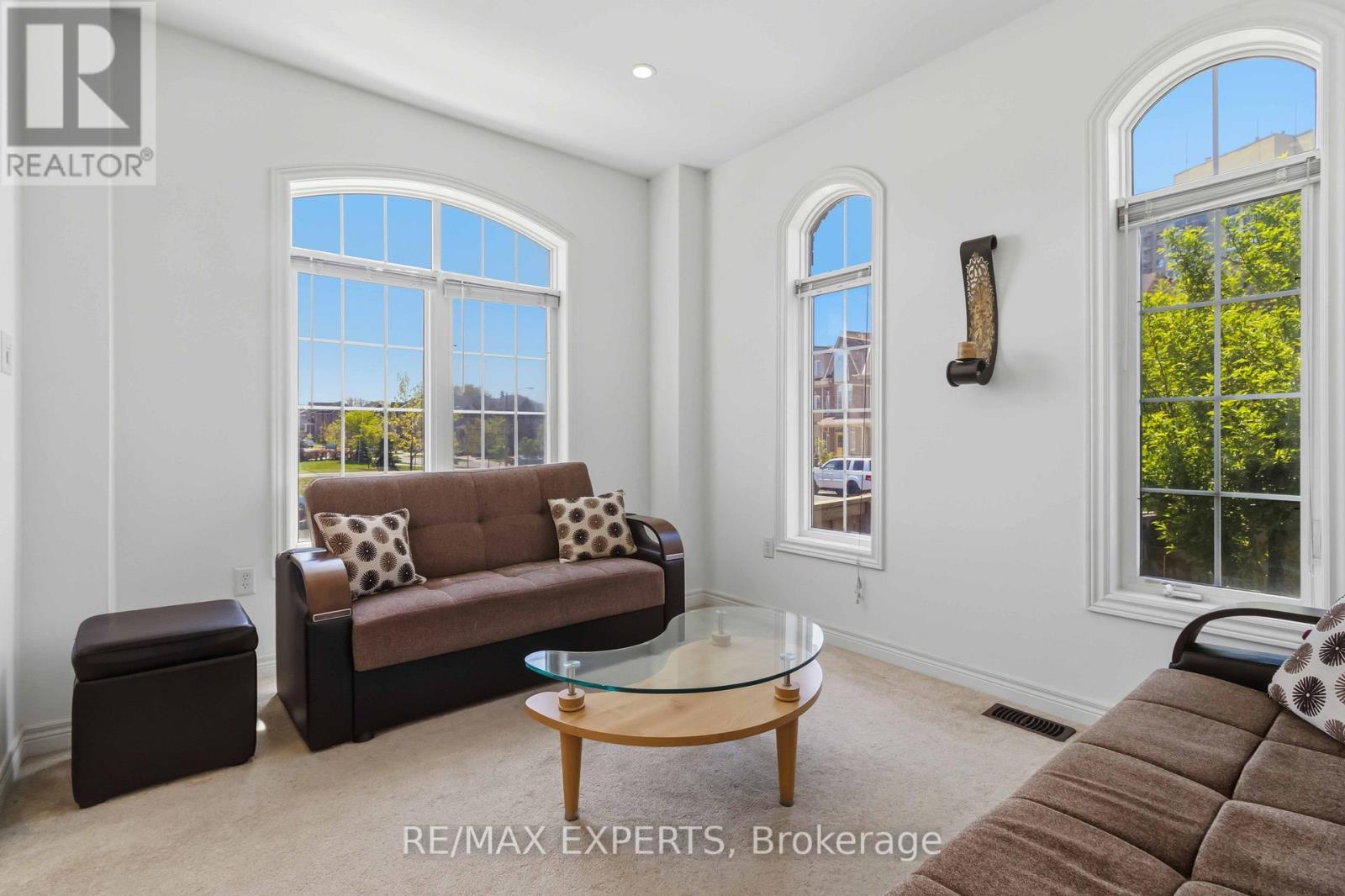 245 Isaac Devins Boulevard, Toronto, Ontario  M9M 0B6 - Photo 7 - W13160792