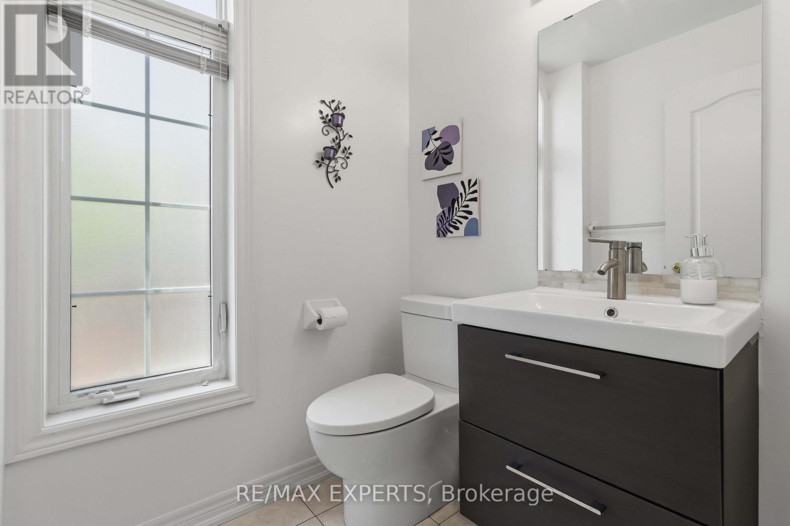245 Isaac Devins Boulevard, Toronto, Ontario  M9M 0B6 - Photo 9 - W13160792