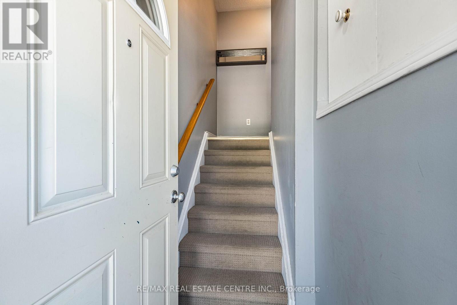 42a Stewart Maclaren Road, Halton Hills, Ontario  L7G 5L9 - Photo 4 - W13160856