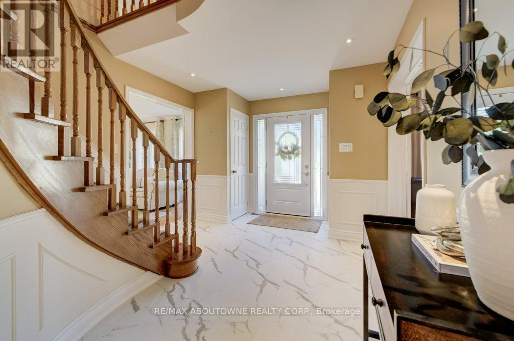 1300 Old Bridle Path, Oakville, Ontario  L6M 1A4 - Photo 16 - W13160870