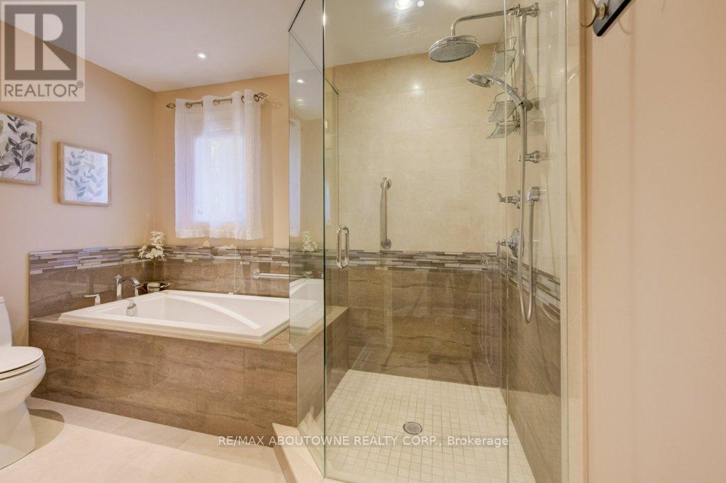 1300 Old Bridle Path, Oakville, Ontario  L6M 1A4 - Photo 19 - W13160870