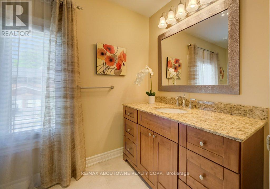 1300 Old Bridle Path, Oakville, Ontario  L6M 1A4 - Photo 24 - W13160870