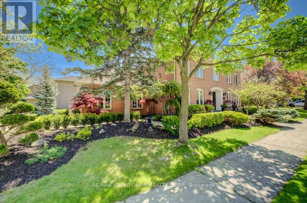 1300 Old Bridle Path, Oakville, Ontario  L6M 1A4 - Photo 37 - W13160870