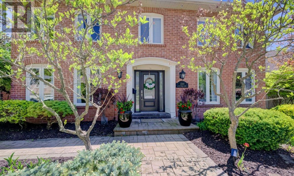 1300 Old Bridle Path, Oakville, Ontario  L6M 1A4 - Photo 42 - W13160870