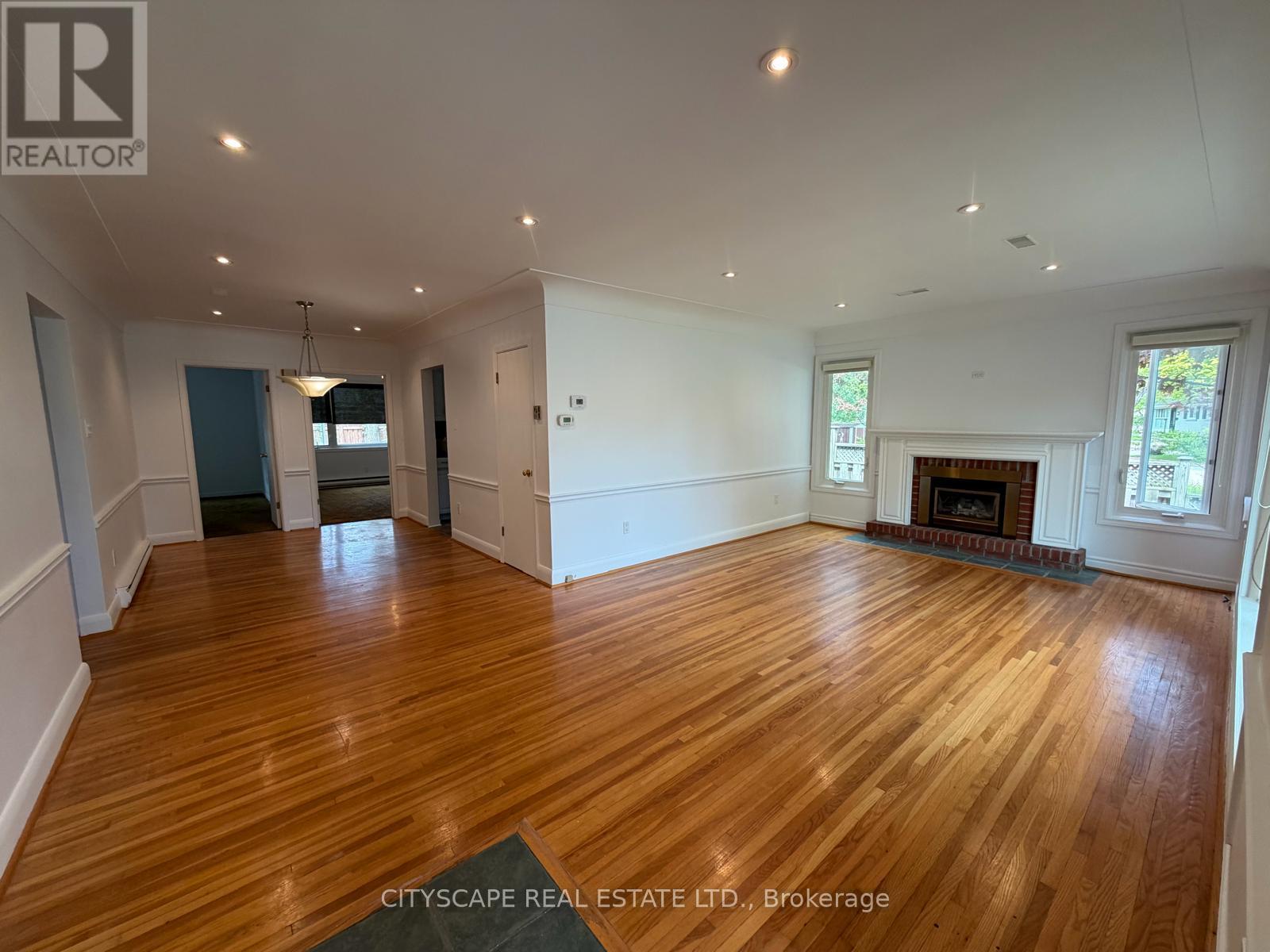 17 Rita Street, Hamilton, Ontario L9H 4S1 - Photo 4 - X13157354