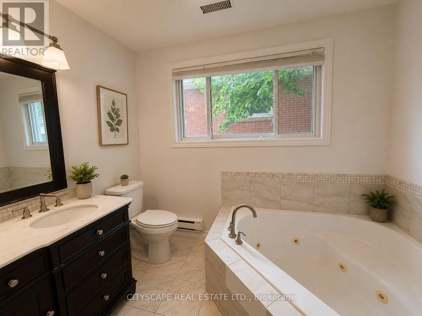 17 Rita Street, Hamilton, Ontario L9H 4S1 - Photo 9 - X13157354