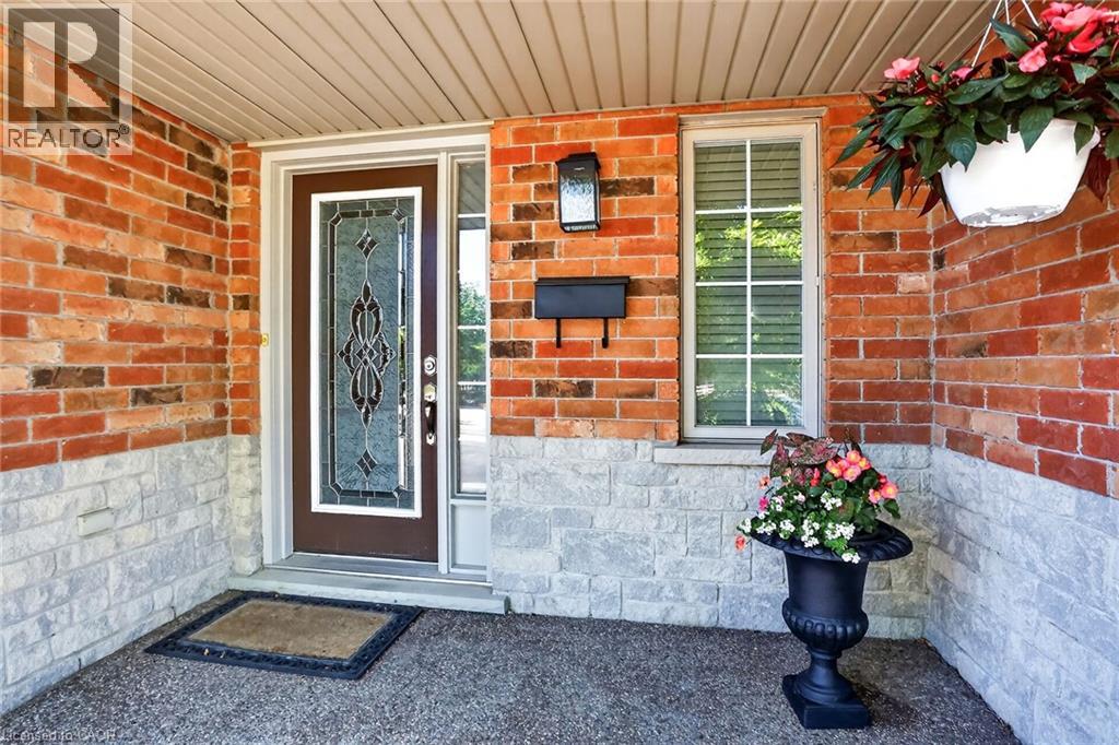 122 Magnolia Crescent, Grimsby, Ontario  L3M 5R5 - Photo 2 - 40832106