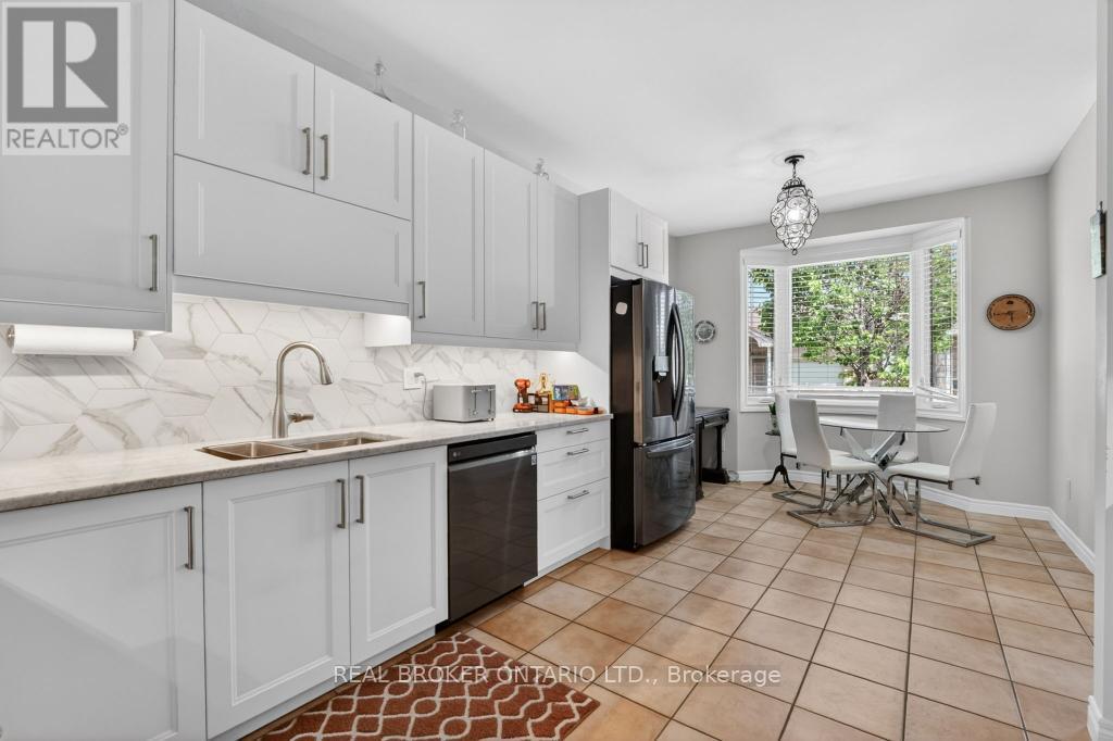 110 Greentrail Drive, Hamilton, Ontario  L0R 1W0 - Photo 5 - X13160756