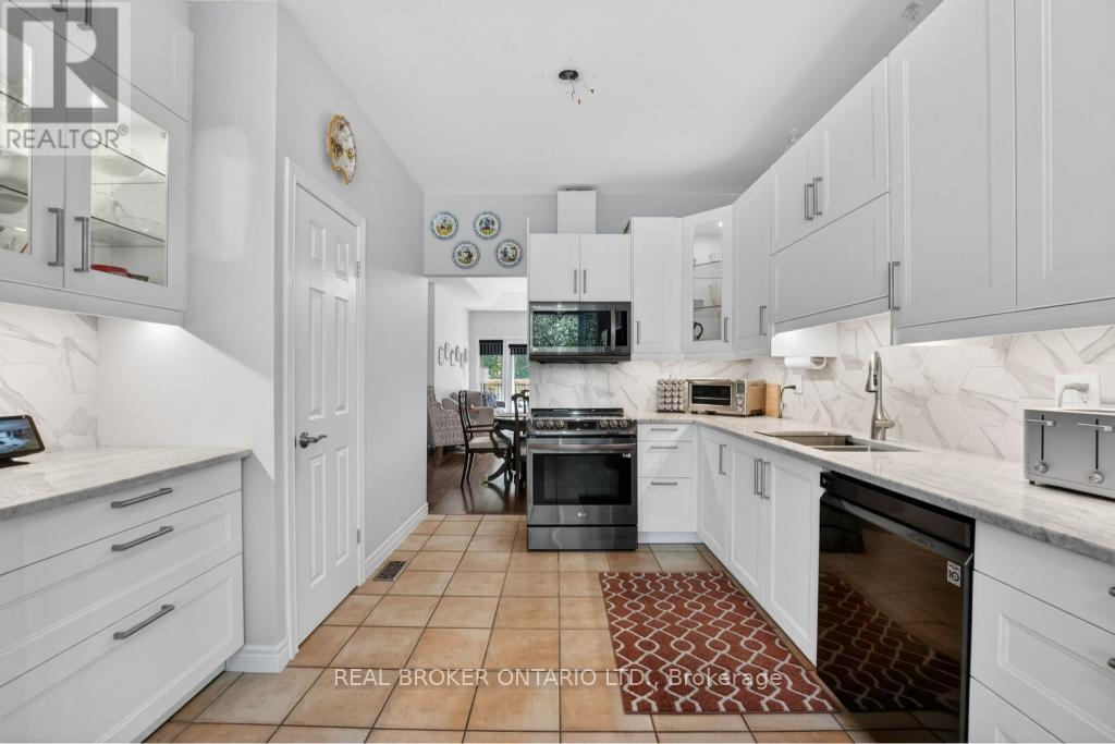 110 Greentrail Drive, Hamilton, Ontario  L0R 1W0 - Photo 6 - X13160756