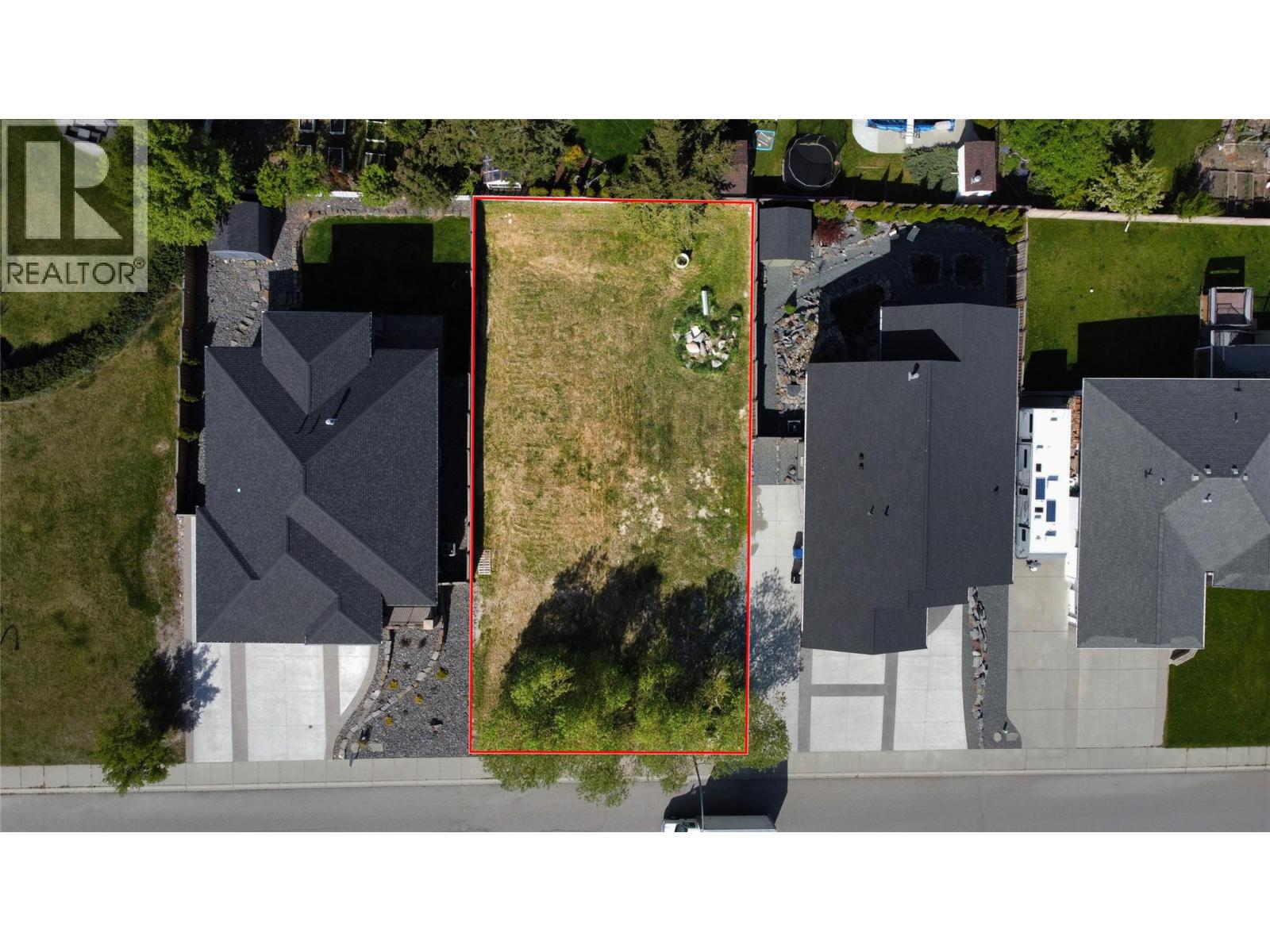 1605 8th Avenue S, Cranbrook, British Columbia  V1C 5N9 - Photo 1 - 10388341