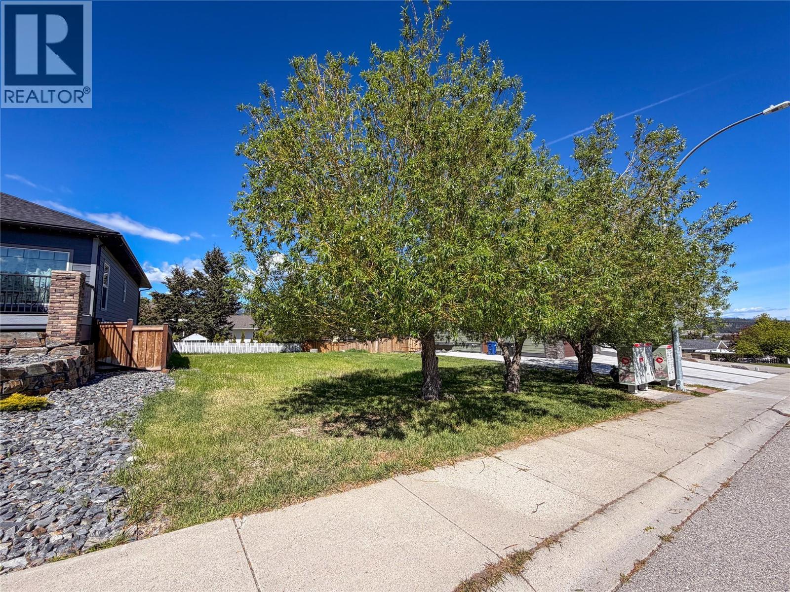 1605 8th Avenue S, Cranbrook, British Columbia  V1C 5N9 - Photo 2 - 10388341
