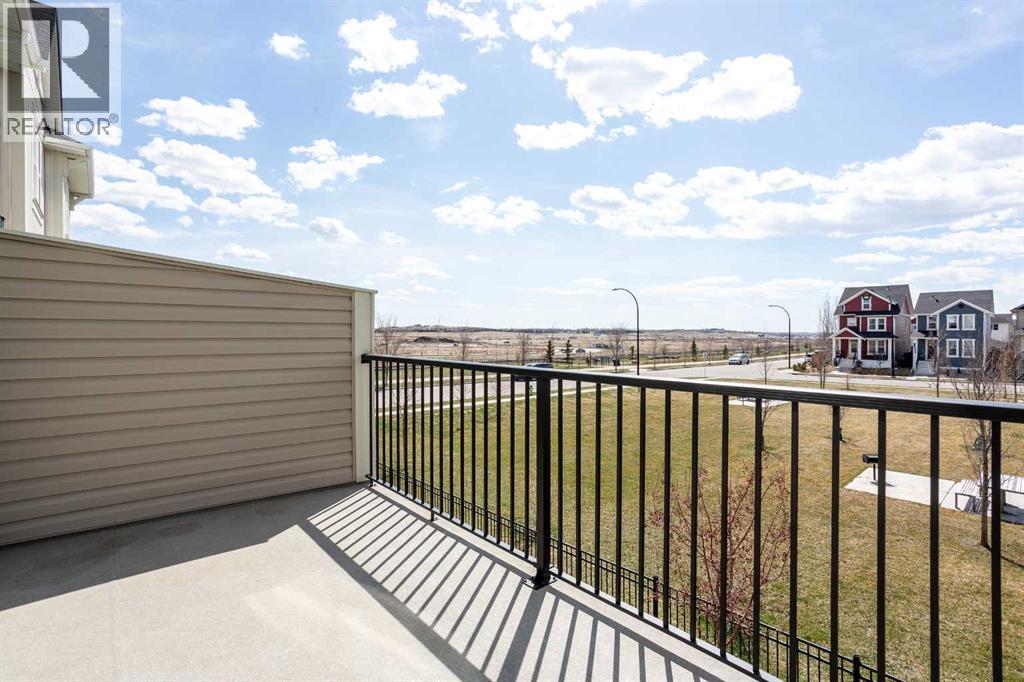 449 South Point Lane Sw, Airdrie, Alberta  T4B 5G8 - Photo 6 - A2306068