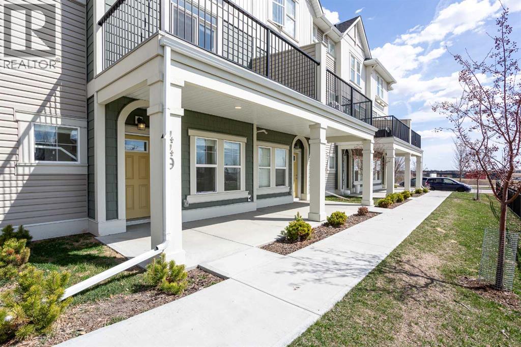 449 South Point Lane Sw, Airdrie, Alberta  T4B 5G8 - Photo 3 - A2306068