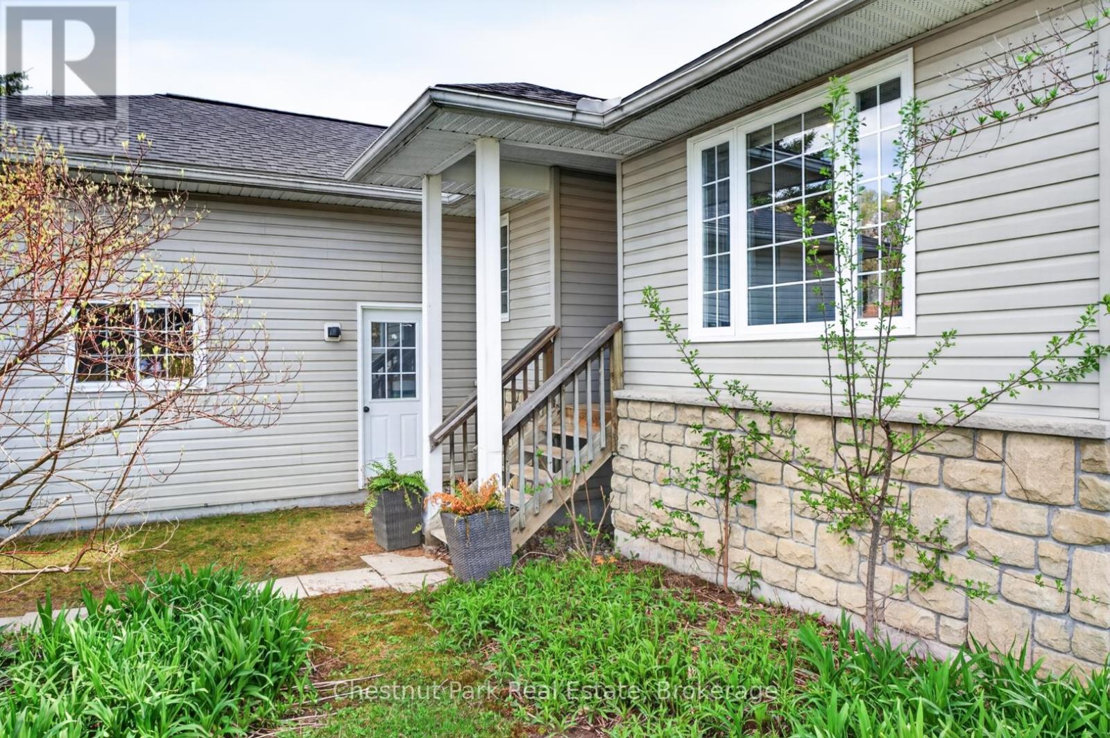 27 Walter Street, Huntsville, Ontario  P1H 1W2 - Photo 3 - X13161052