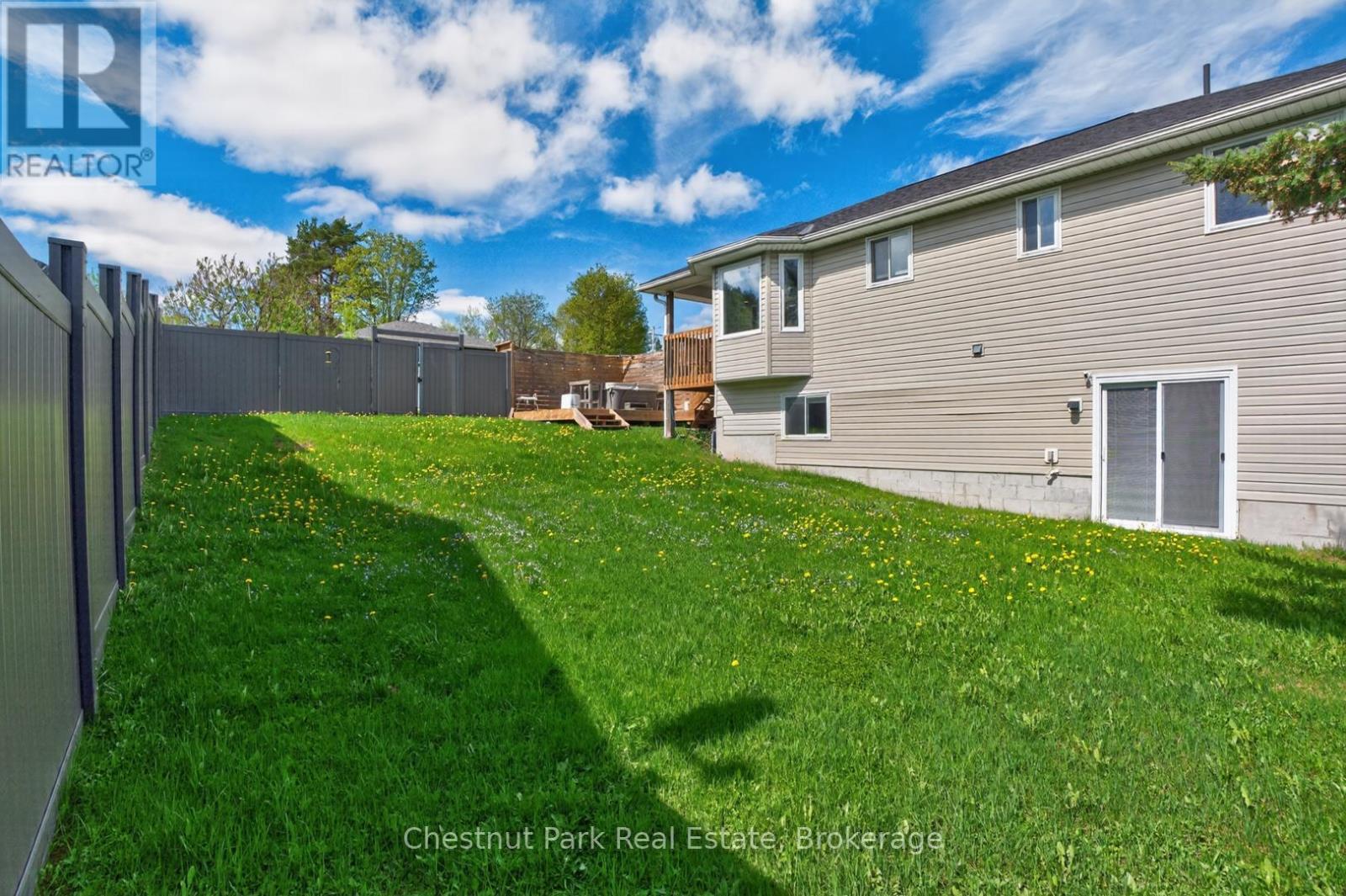 27 Walter Street, Huntsville, Ontario  P1H 1W2 - Photo 39 - X13161052