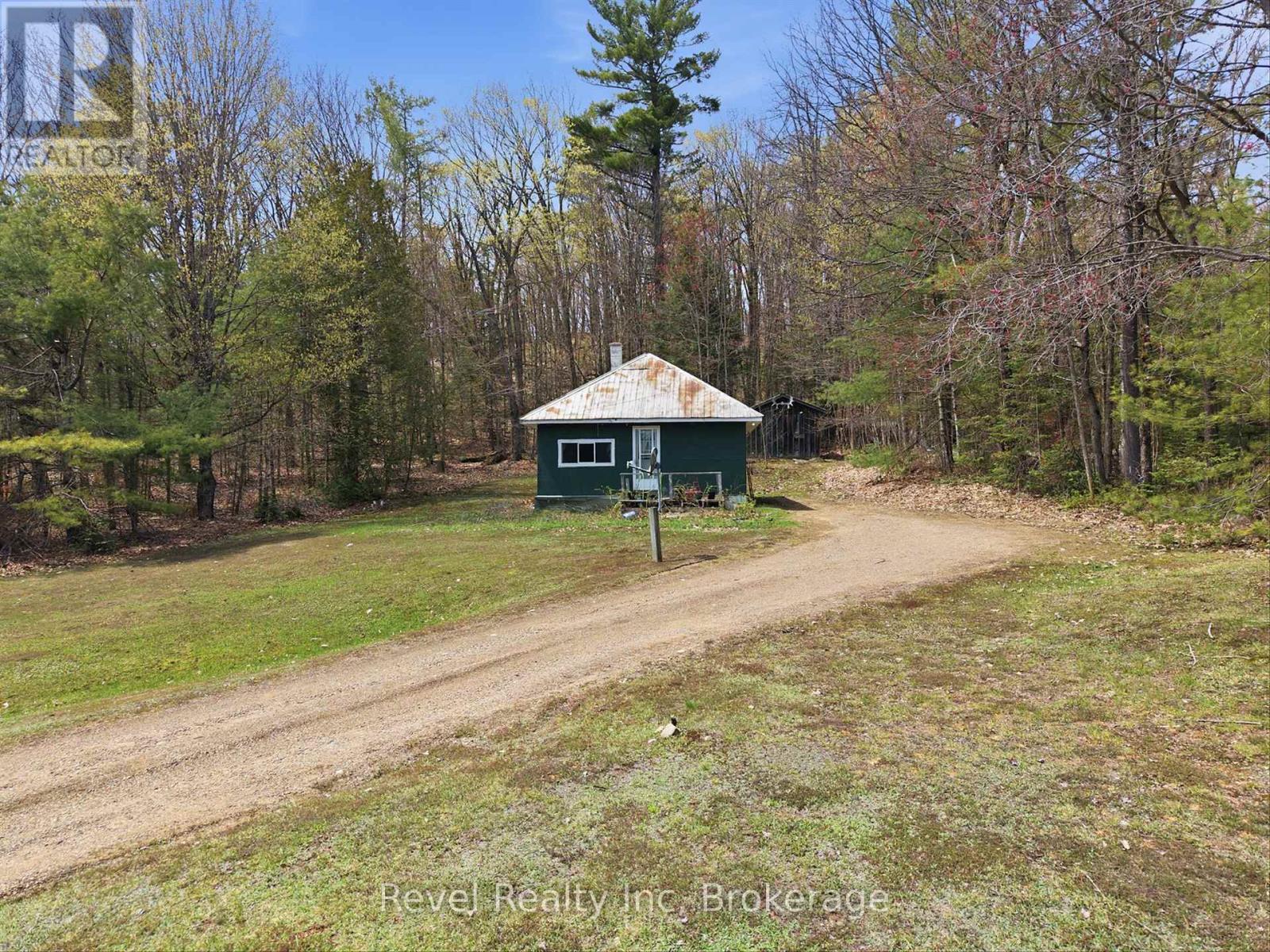 1163 Vankoughnet Road, Bracebridge, Ontario  P1L 1X1 - Photo 1 - X13161288