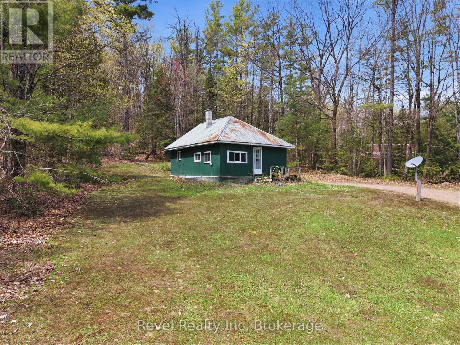1163 Vankoughnet Road, Bracebridge, Ontario  P1L 1X1 - Photo 2 - X13161288
