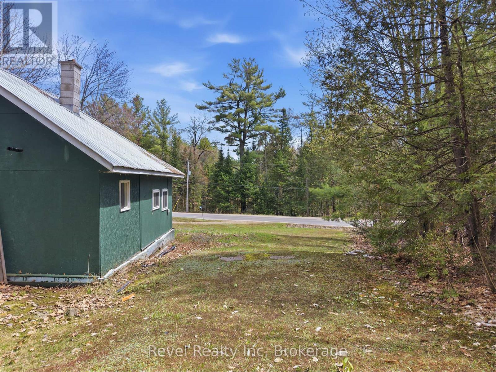 1163 Vankoughnet Road, Bracebridge, Ontario  P1L 1X1 - Photo 3 - X13161288