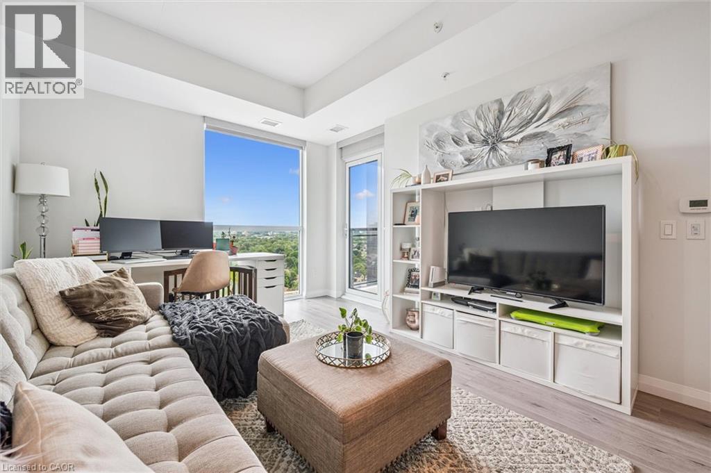 60 CHARLES Street Unit# 1407, Kitchener, Ontario