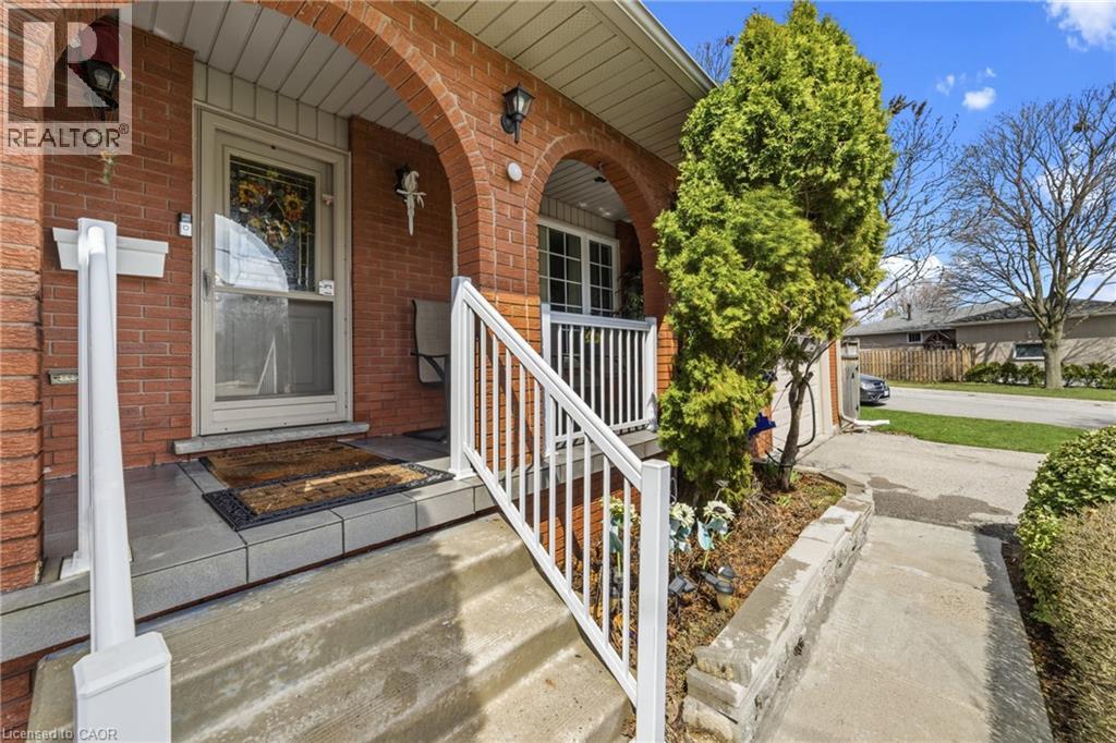 122 Greencedar Drive, Hamilton, Ontario  L9C 6W6 - Photo 3 - 40832429