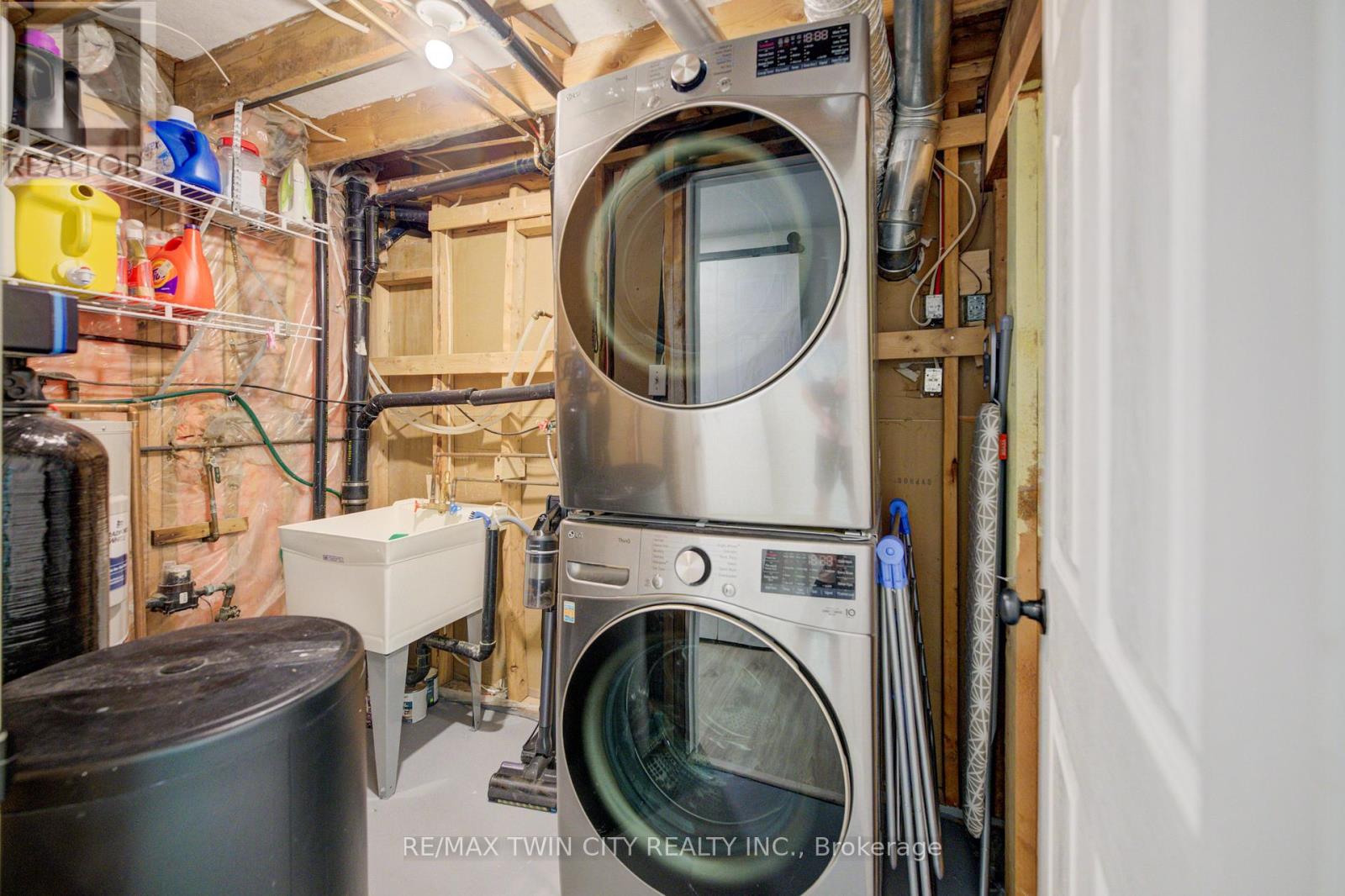 414 Woods Lane, Cambridge, Ontario  N3H 5J4 - Photo 35 - X12965542
