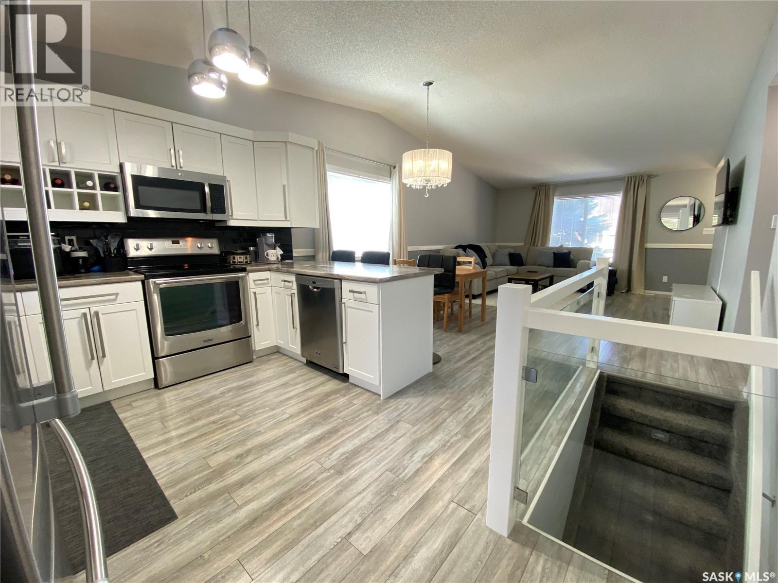 68 Fenson Crescent, Yorkton, Saskatchewan  S3N 3S5 - Photo 4 - SK036636