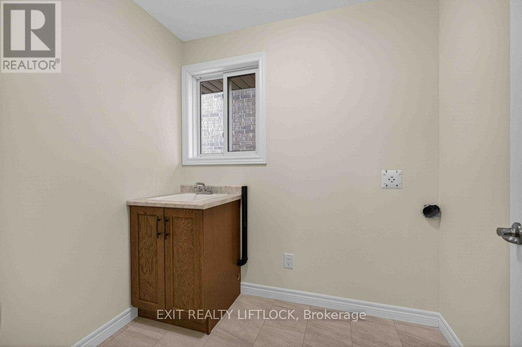 320 Mullighan Gardens, Peterborough, Ontario  K9K 0H2 - Photo 30 - X12966754