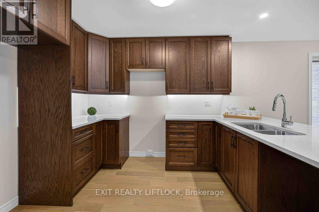320 Mullighan Gardens, Peterborough, Ontario  K9K 0H2 - Photo 7 - X12966754