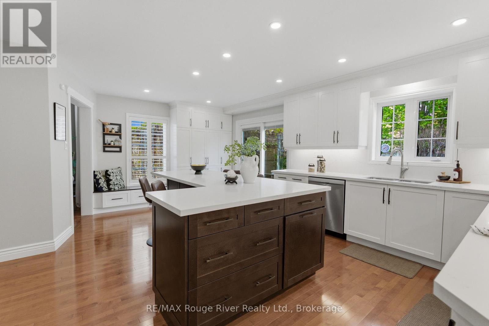 1 Sturgess Crescent, Whitby, Ontario  L1M 1J9 - Photo 9 - E13156962