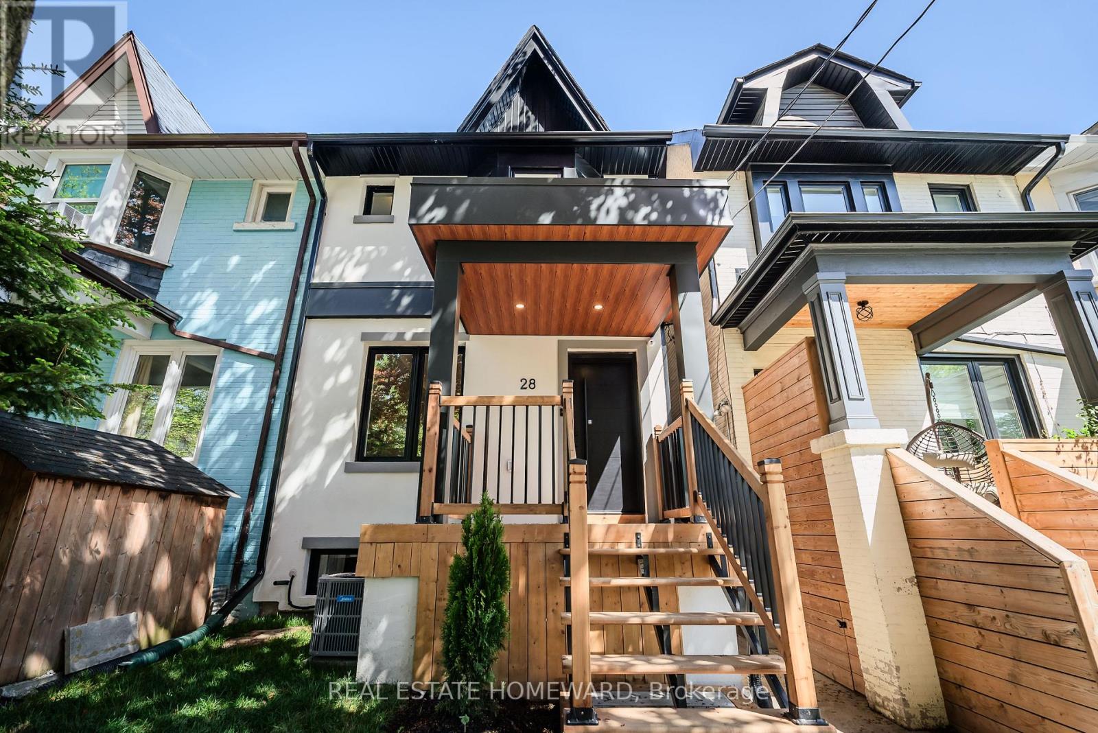 28 Richard Avenue, Toronto, Ontario  M4L 1W9 - Photo 3 - E13153454