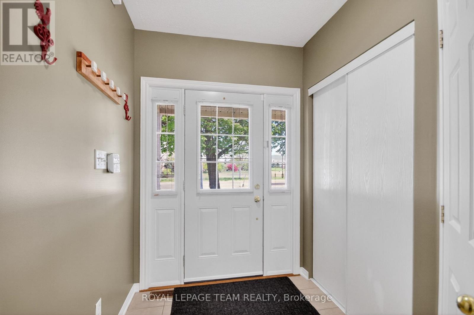32 Riverstone Drive N, Ottawa, Ontario  K2J 4X7 - Photo 5 - X12993418
