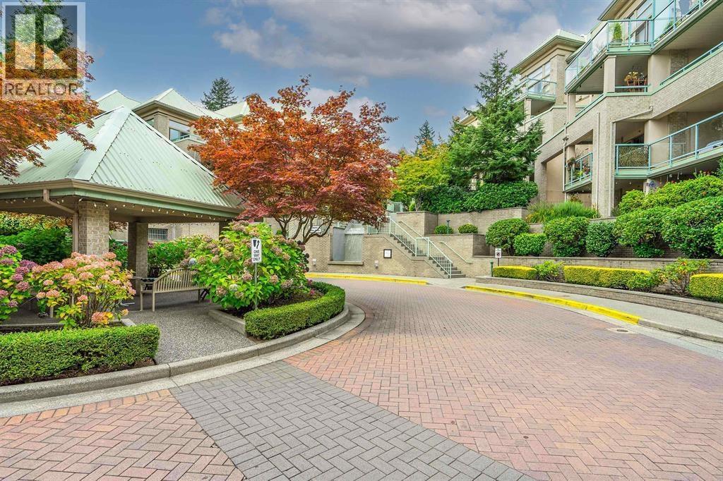 316 301 MAUDE ROAD, Port Moody, British Columbia